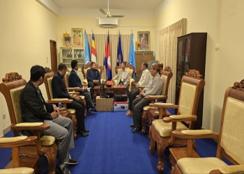 លោកអ៊ួង យូហានប្រធានក្រុមប្រឹក្សាបណ្តាញព្រះវិហារគ្រីស្ទកម្ពុជាត្រូវបានឯកឧត្តម ញ៉ែម វ៉ាលី អគ្គលេខាធិការដ្ឋាន ក្រុមប្រឹក្សាជាតិរណសិរ្សសាមគ្គី អភិវឌ្ឍន៍មាតុភូមិកម្ពុជា អនុញ្ញាត្តចូលជួបដើម្បីសម្តែងការគួរសម